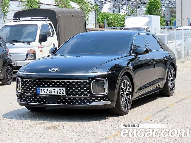 Hyundai Grandeur Grandeur (GN7) 2.5 Бензин 2WD — Фото автомобиля 2