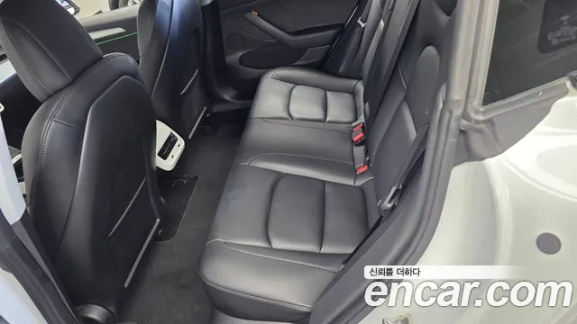 Tesla Model 3 — Фото автомобиля 16