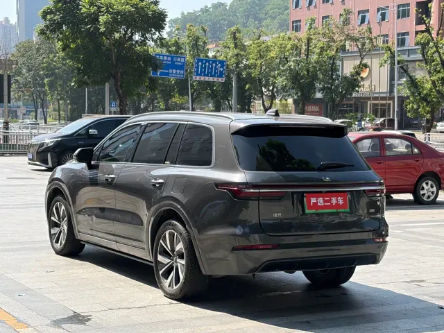 Li Auto ONE — Фото автомобиля 9