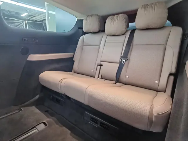 Li Auto MEGA — Фото автомобиля 9