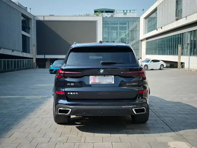 BMW X5 — Фото автомобиля 8