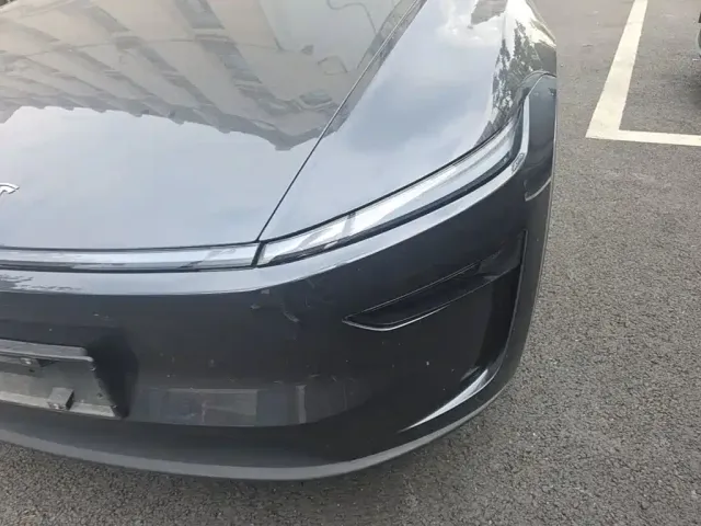 Tesla Model Y — Фото автомобиля 23