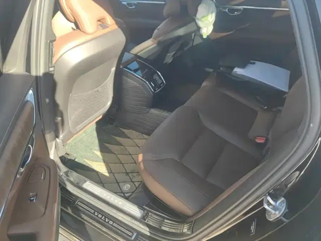 Volvo S90 — Фото автомобиля 11