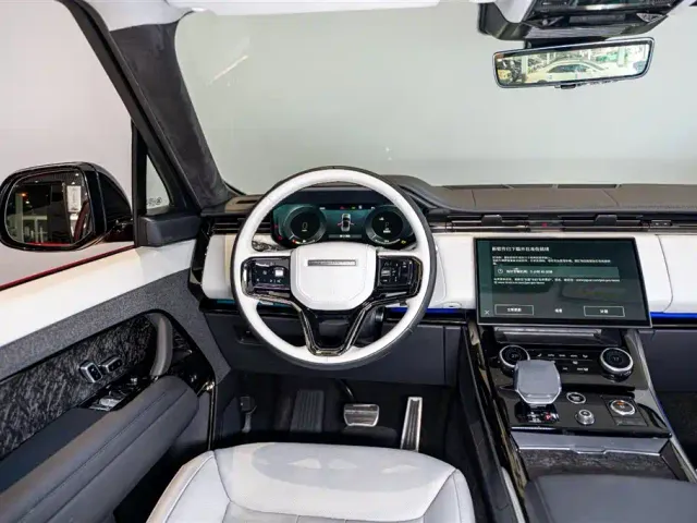 Land Rover Range Rover Sport — Фото автомобиля 12