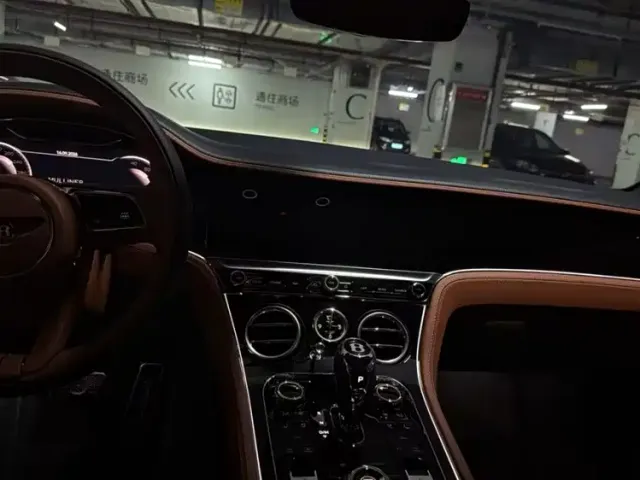 Bentley Continental — Фото автомобиля 4