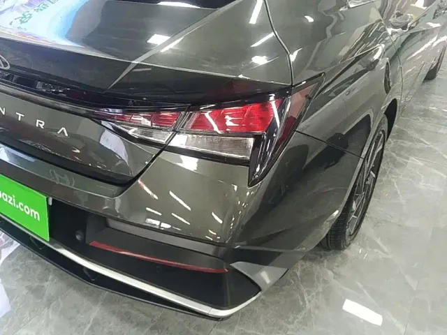 Hyundai Elantra — Фото автомобиля 7