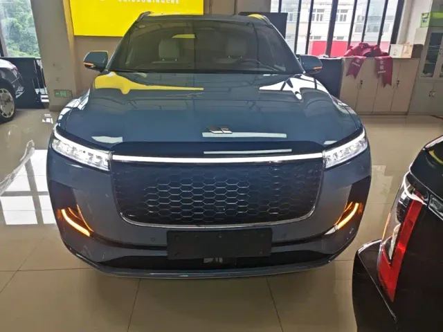 Li Auto ONE — Фото автомобиля 2