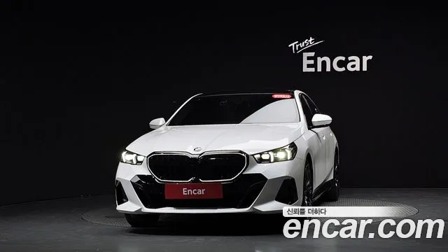 BMW 5-Series 5 серия (G60) 530i xDrive M Sport Pro Special Edition — Фото автомобиля 3