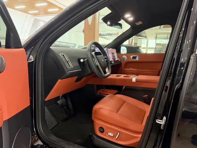 Li Auto Li Auto L6 2025 Pro Smart Renewal Edition — Фото автомобиля 4