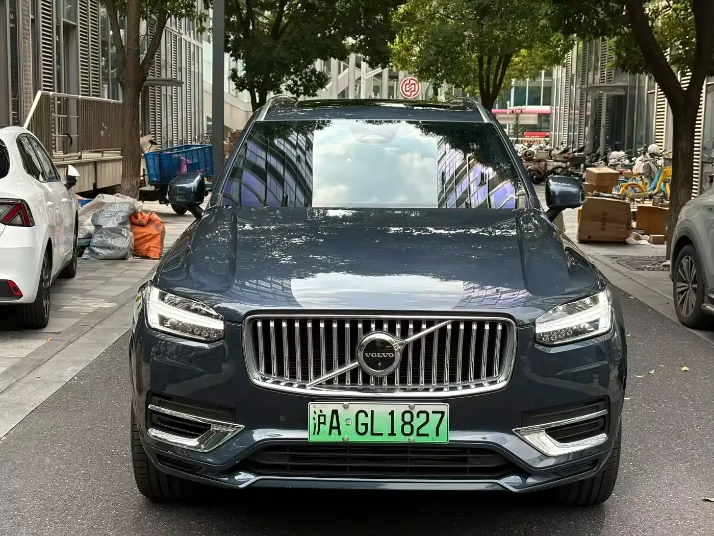 Volvo Volvo XC90 Plug-in Hybrid 2022 E-Drive Hybrid T8 Smart Premium Luxury 7-Seater — Фото автомобиля 2