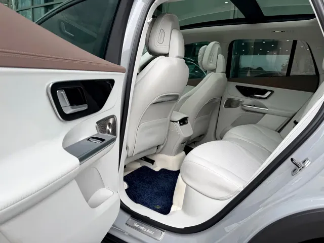 Mercedes-Benz EQE SUV — Фото автомобиля 6