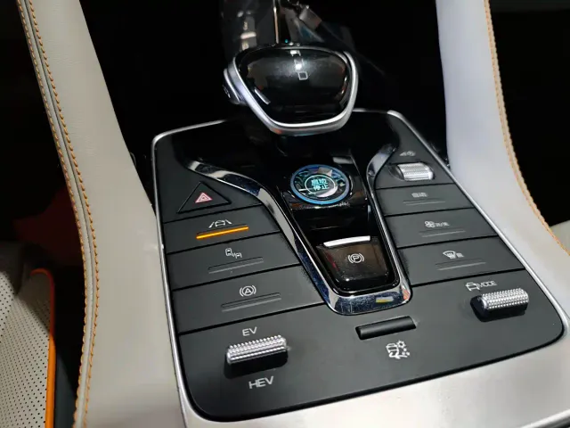 BYD Song PLUS — Фото автомобиля 16