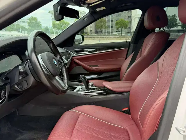 BMW 5 Series — Фото автомобиля 4