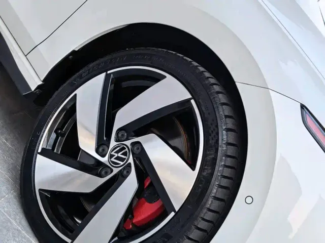 Volkswagen Golf GTI — Фото автомобиля 18