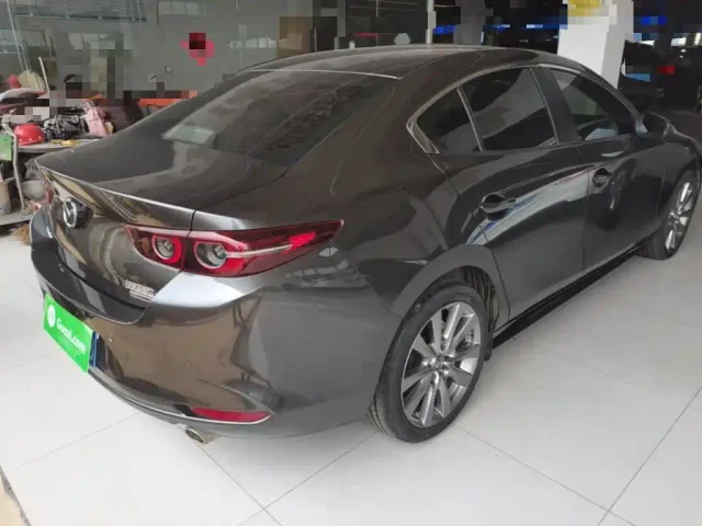 Mazda Axela — Фото автомобиля 6