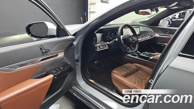 BMW 7 Series G70 — Фото автомобиля 15