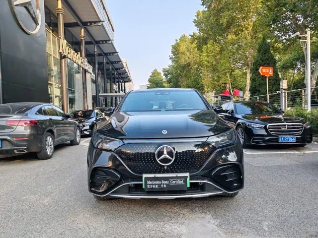 Mercedes-Benz EQE SUV — Фото автомобиля 2