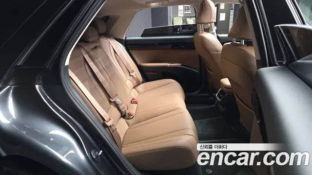 Hyundai Grandeur Grandeur (GN7) 2.5 Бензин 2WD — Фото автомобиля 12