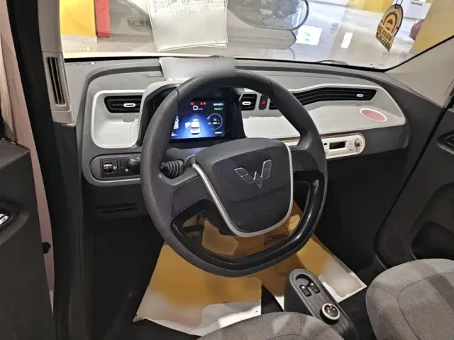 Wuling Hongguang Mini EV — Фото автомобиля 10