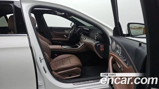 Mercedes-Benz E-Class E-класс W213 E350 4MATIC Exclusive — Фото автомобиля 18