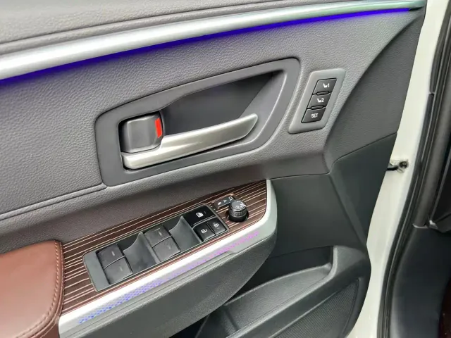 Toyota Granvia — Фото автомобиля 21