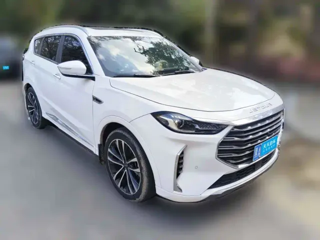 Jetour X70 Plus — Фото автомобиля 3