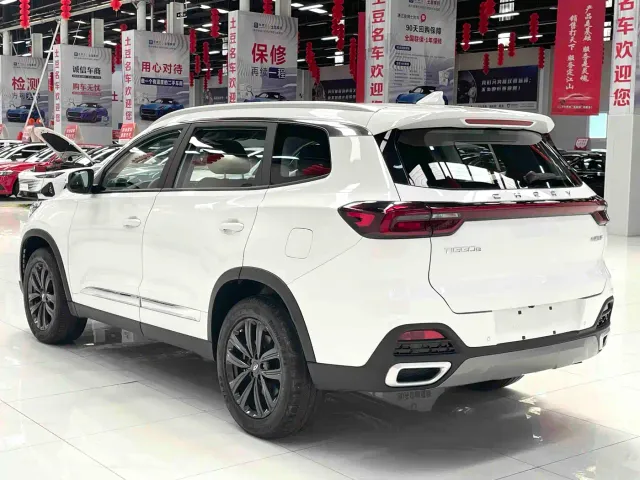 Chery Tiggo 8 — Фото автомобиля 4