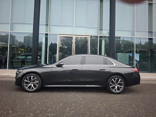 Mercedes-Benz E-Class — Фото автомобиля 7