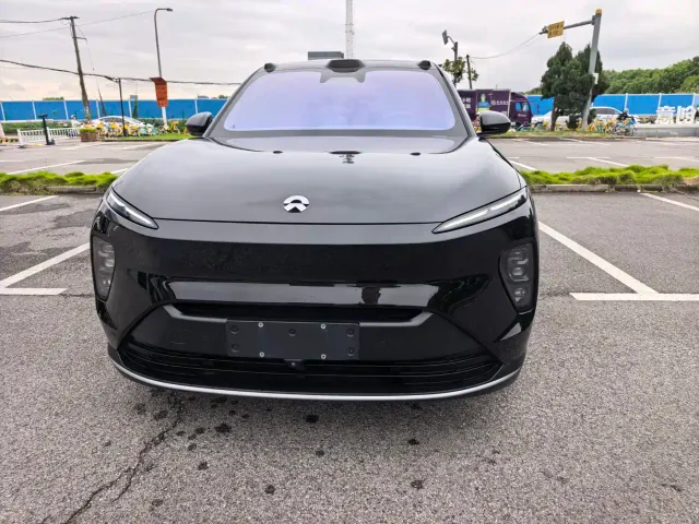 Nio ES8 — Фото автомобиля 2