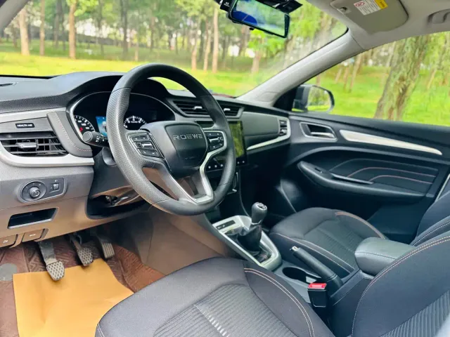 Roewe RX3 — Фото автомобиля 7