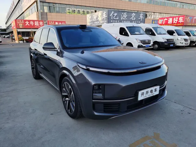 Li Auto L8 — Фото автомобиля 3