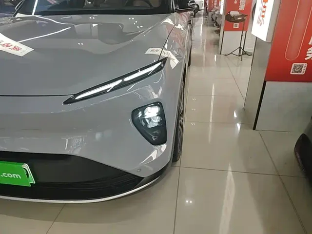Nio ES8 — Фото автомобиля 23