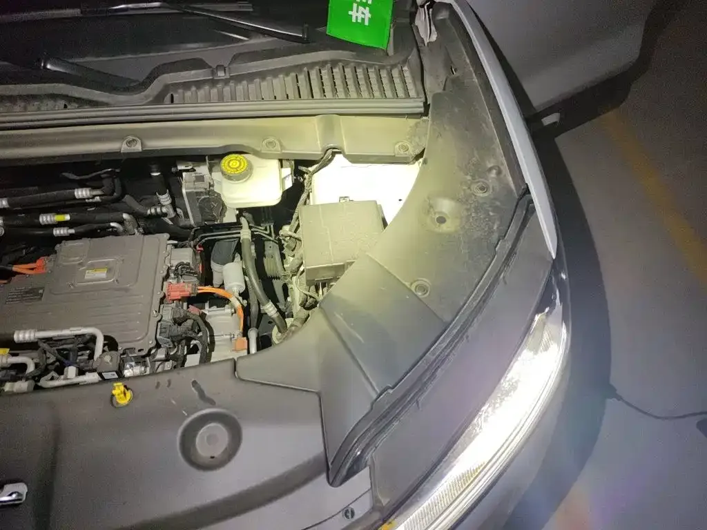 BYD Yuan UP 2025 Model 301KM Navigator — Фото автомобиля 21