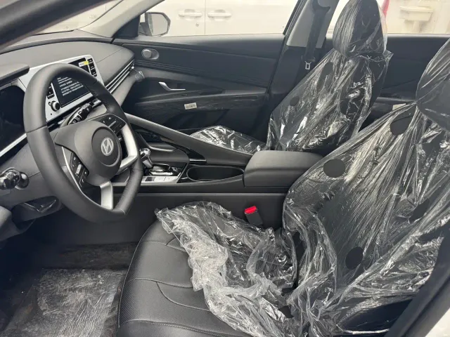 Hyundai Elantra — Фото автомобиля 6