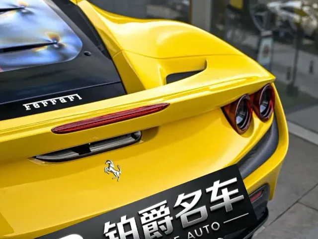 Ferrari F8 — Фото автомобиля 8