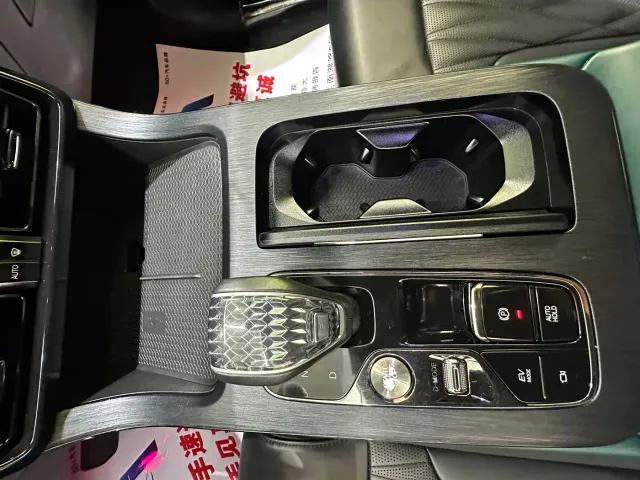 GAC Trumpchi GS8 — Фото автомобиля 14