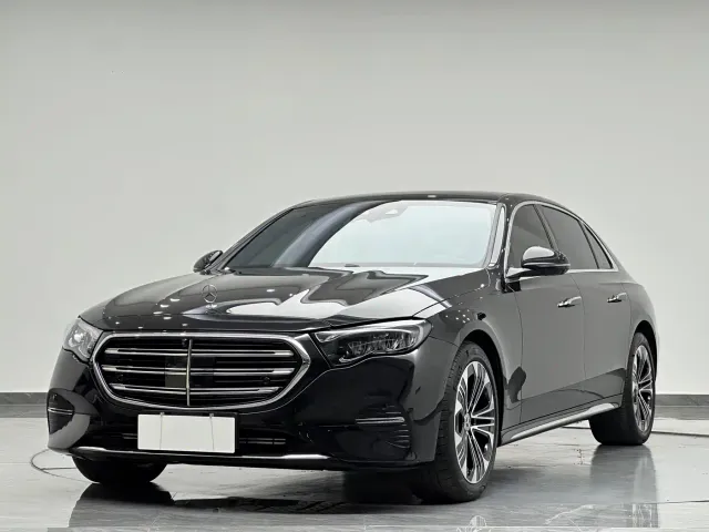 Фотография автомобиля — Mercedes-Benz E-Class