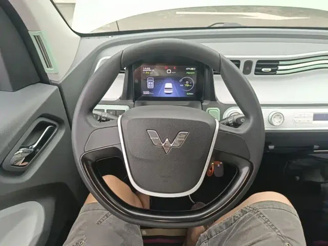 Wuling Hongguang Mini EV — Фото автомобиля 10