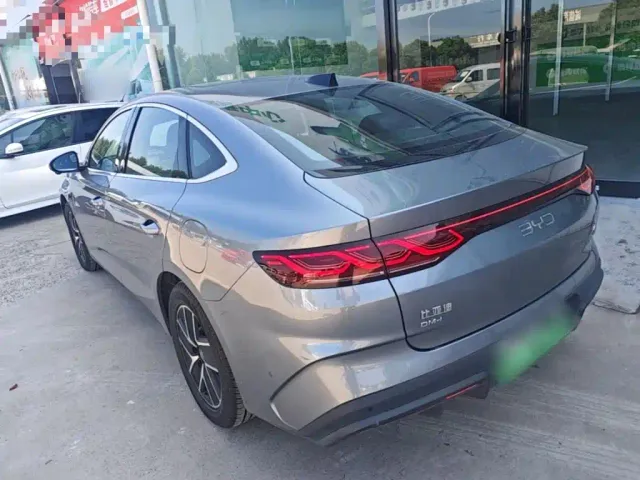 BYD Qin L — Фото автомобиля 4