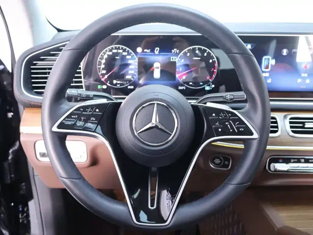 Mercedes-Benz GLE-Class — Фото автомобиля 16