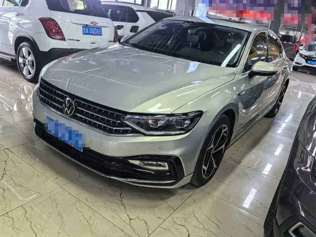 Фотография автомобиля — Volkswagen Magotan