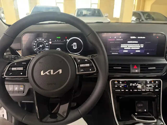 Kia Seltos — Фото автомобиля 18