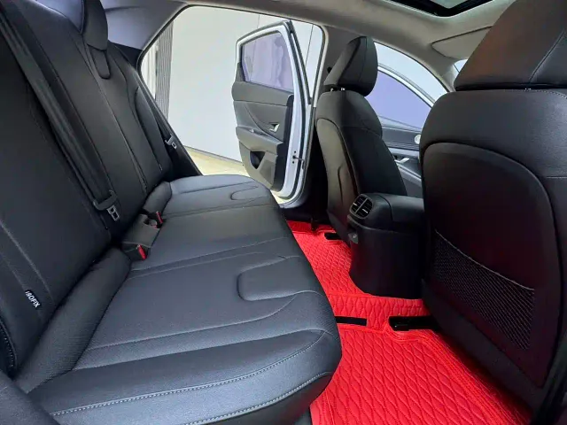 Hyundai Elantra — Фото автомобиля 10