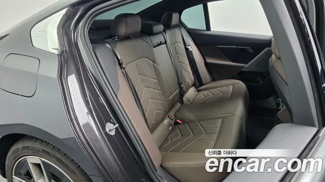 BMW 5-Series — Фото автомобиля 10