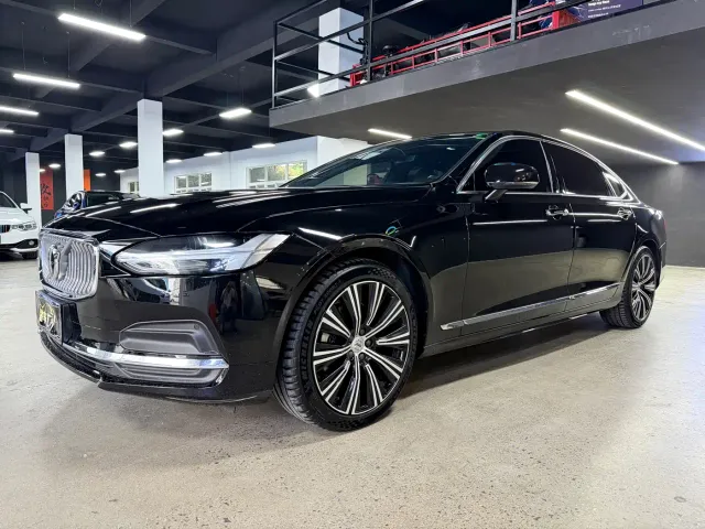 Фотография автомобиля — Volvo S90