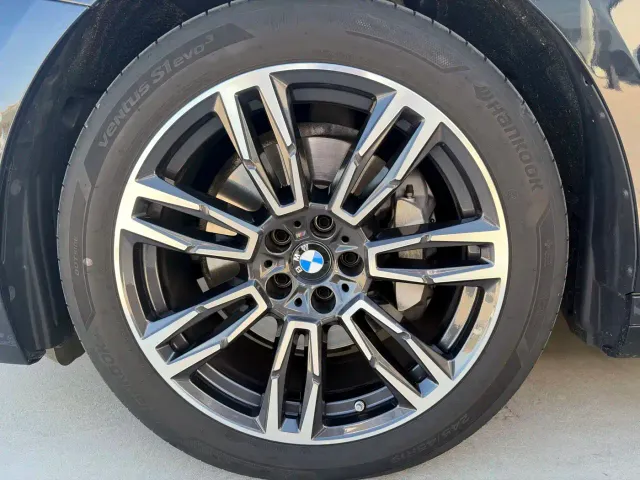 BMW 5 Series — Фото автомобиля 14