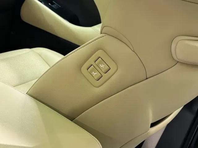 Toyota Alphard — Фото автомобиля 21
