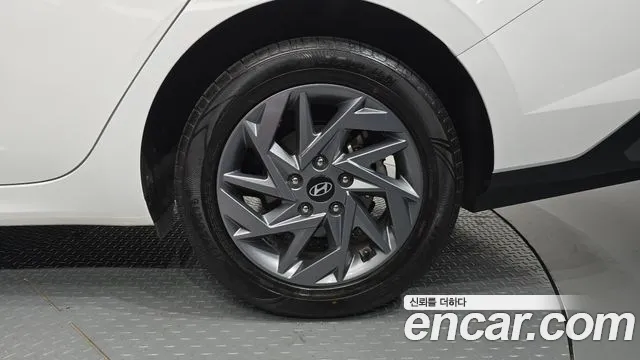 Hyundai Avante CN7 — Фото автомобиля 6