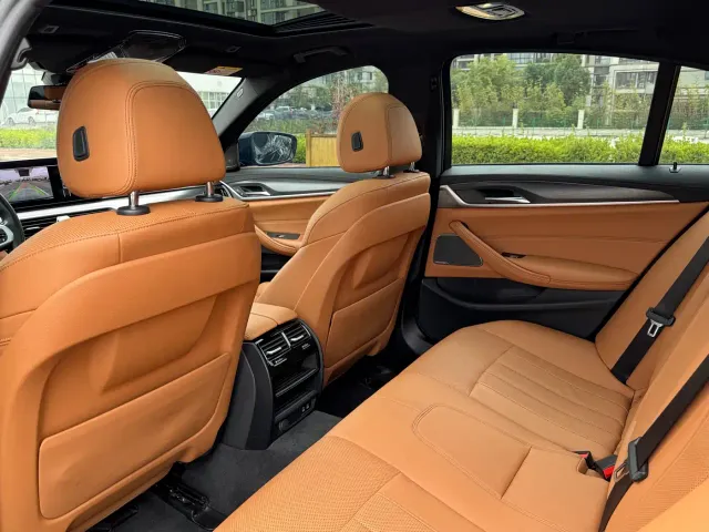 BMW 5 Series — Фото автомобиля 7