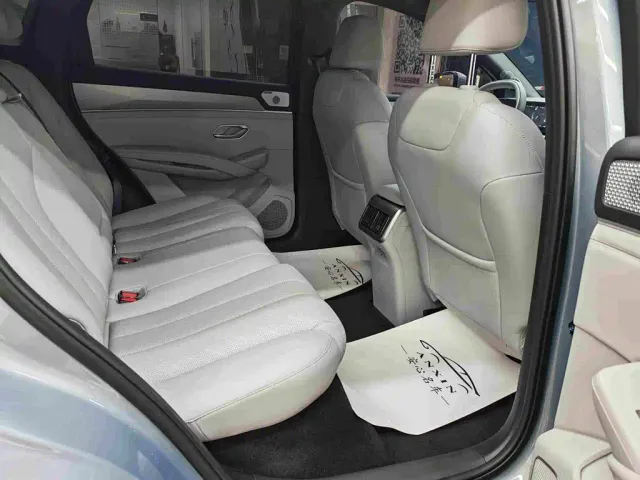 BYD Song Ultra — Фото автомобиля 6